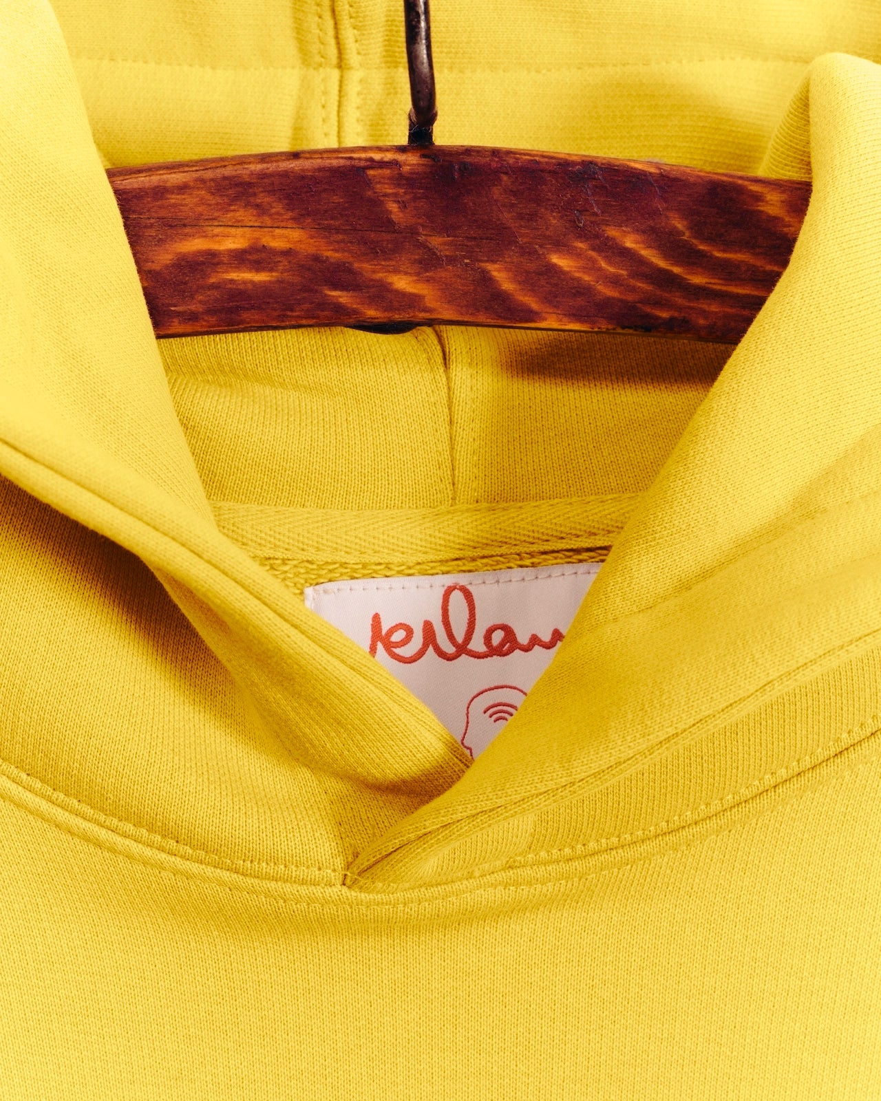 Le sweat à capuche - Jaune Vif